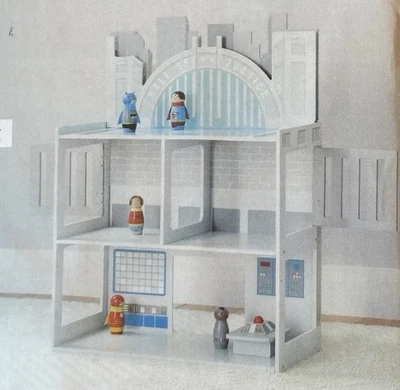 NUEVO Pottery Barn Kids DC Comics Salón de la Justicia Torre Superhéroes Casa de Muñecas Nuevo en Caja Foto 1 de 3
