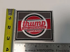 Thump Kaffeeröster bestickt Aufnäher rot grau schwarz und weiß 3" x 3,5"  - Bild 1 von 2