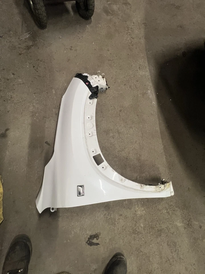 Lexus Nx 300 2021 guardabarros delantero derecho Foto 1 de 1