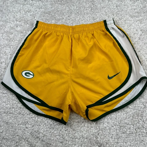 Green Bay Packers Shorts Womens Small Yellow Nike NFL Team Apparel Football Cover