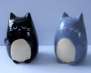 Cute pair of Feline Fine Cat Salt and Pepper shakers NEW and boxed - Picture 1 of 4