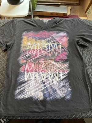 Miami Mens Ring Of Fire Graphic T-Shirt Black Pink Palm Tree V Neck Tee 2XL Foto 1 de 4