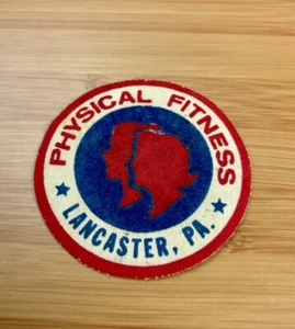 Vintage Blue Lancaster Physical Fitness Award Patch Child Seal Run USA School Pa - Bild 1 von 4