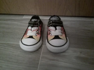 Toddler Converse Chuck Taylor All Star Sneakers Size 2 - Picture 1 of 5