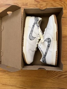 Size 9.5 - Nike Dunk Low ‘Washed Denim’ *REFURBISHED BY NIKE. REPLACEMENT BOX* - Picture 1 of 8