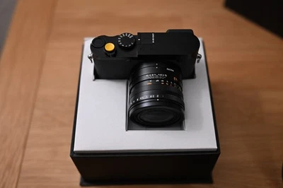 Leica Q3 43 im Zubehörpaket wie zusätzlichen Akku und Nisi Schutzfilter - Bild 1 von 4
