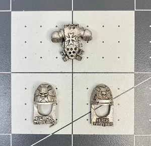 Black Templars 40K FIRSTBORN BACKPACK & SHOULDER PAD SET metal bitz GW bits AX25 - Picture 1 of 2