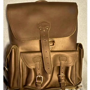 Mochila Saddleback Cuero Bolsillo Frontal Nueva Cuero Grano Completo Negra Bonita - Imagen 1 de 7