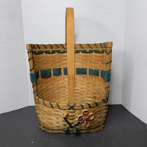 Vintage Wicker Market Basket Oblong Decorative basket Single Handle 18 Inch Tall Cover