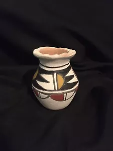 Vintage 1960s Tesuque Pueblo Native American Vase Handmade - Picture 1 of 6