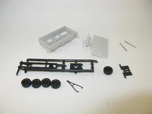 2 Axle Wooden Flatbed Trailer (URAL) NVA USSR GDR Model Kit - 1:87 H0 Kit - Picture 1 of 3