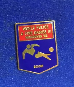 Prendedor de solapa vintage 1989 World Police Games FÚTBOL pictograma evento fútbol deporte - Imagen 1 de 1