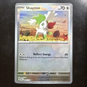 Shaymin 87/131 Reverse Holo Pokeball - Pokemon Prismatic Evolutions - Foto 1 di 3
