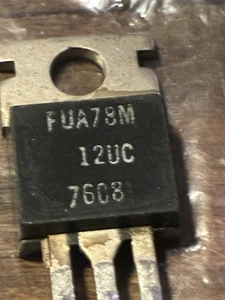 Regulador de voltaje Fairchild UA78M12UC - Imagen 1 de 3