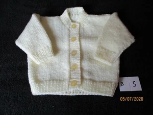 handgemachte gestrickte Baby Strickjacke 3-6 Monate Marriner DK in Zitrone  - Bild 1 von 4