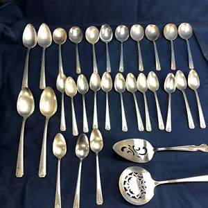 Set posate 71 pezzi Prestige in argento bordeaux con cassapanca in legno - Foto 1 di 24