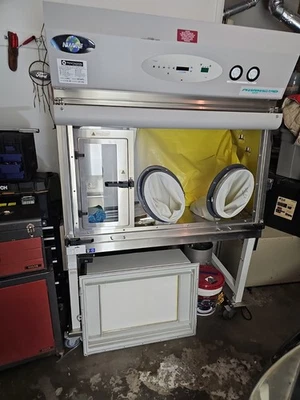 Nuaire Pharmaguard NU-NTE800 Compounding Aseptic Containment Isolator Foto 1 de 4