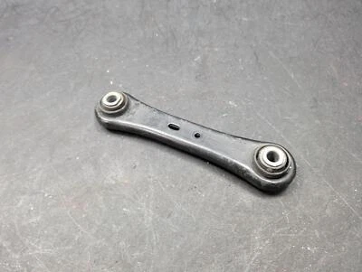 Braço de controle superior direito traseiro 2017 Volvo S60 31262930 2014 2015 2016 2018 - Imagem 1 de 4