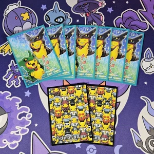 Rayquaza Poncho & Villains Pikachu Pokémon Center Japan Exclusive Card Sleeves - Bild 1 von 3