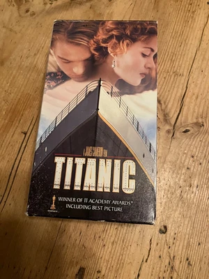 Titanic VHS 1998 2 Tape Box Set Leonardo Dicaprio Kate Winslet Oscar winner OOP - Image 1 of 4