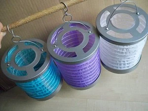  Windlicht Laternen-Set Weiss / Lila   3-teilig  Metall / Nylon ca. 18 cm hoch - Bild 1 von 10