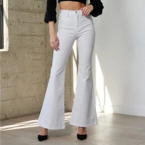 🌻NEU mit Etikett lebendige M.i.U weiße Tall Bell Flare Jeans Größe 3. - Bild 1 von 12