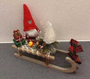Adventsgesteck Weihnachtsgesteck Weihnachten Deko Wichtel Schlitten Advent - Bild 1 von 5
