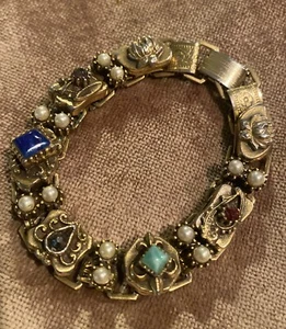 BRACCIALE CIONDOLO VINTAGE VITTORIANO REVIVAL Catena Libri Tono Oro Gemme Finte Perle - Foto 1 di 11