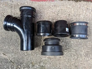 110mm Black Soil Fittings Waste pipe connector Tee Branch Socket FloPlast Ring - Picture 1 of 6