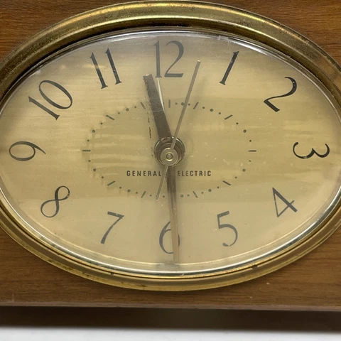 1950s General Electric 7275 Solid Walnut Peg Leg Vintage Alarm Clock Art Deco GE Cover