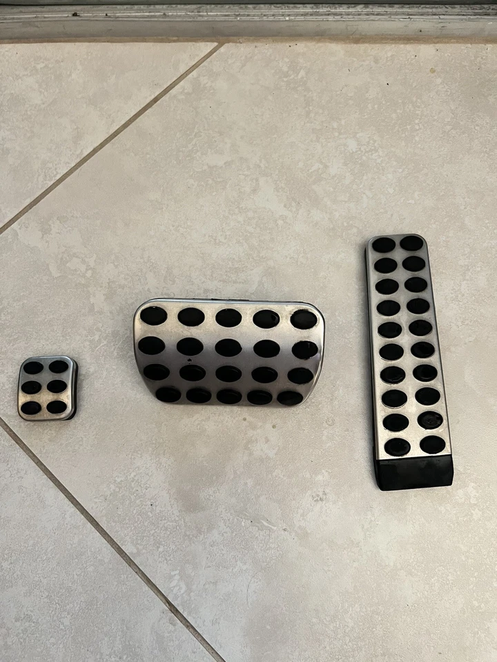 03-08 Juego de pedales de freno de estacionamiento de gasolina Mercedes R230 SL500 CLK350 CLK500 SL55 FABRICANTE DE EQUIPOS ORIGINALES Foto 1 de 4