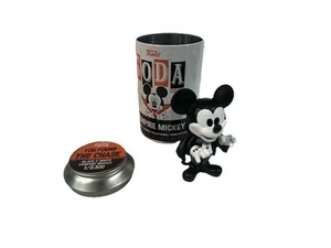 Funko Soda Chase Disney Vampire Mickey Spooky 1/2500 Black And White - Picture 1 of 1