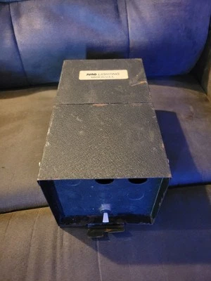 Grifo de refuerzo transformador Juno Lighting 600w TF5600BL-24V 120 voltios descontinuado Foto 1 de 4