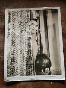 Original 1953 AUDREY HEPBURN GREGORY PECK "Roman Holiday" RARE CANDID PARAMOUNT - Picture 1 of 4