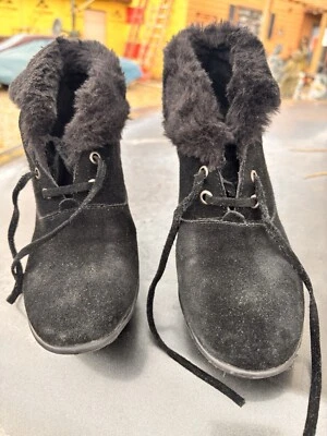 Botines de gamuza para mujer B Makowsky talla 6,5 con piel sintética alrededor del tobillo 0037 Foto 1 de 4