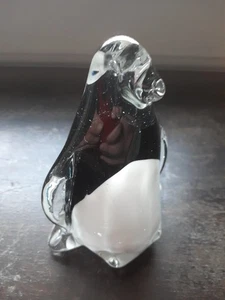 Fermacarte pinguino in vetro artistico soffiato a mano bianco e nero - Foto 1 di 5