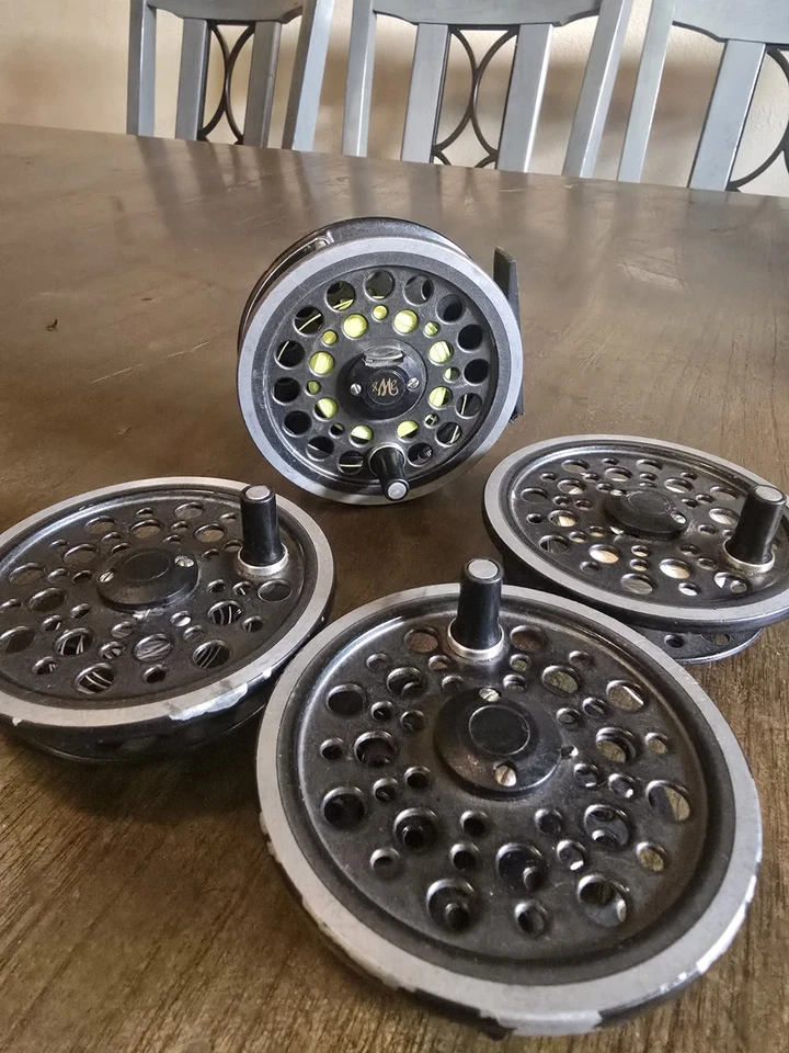 CARRETE FLY VINTAGE J W JOVEN AND SONS CON 4 CARRETES, SERIE 1525. Foto 1 de 4