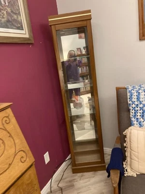 Mueble de madera para curiosidades Ellegant - Vitrina de vidrio con iluminación interior Foto 1 de 3