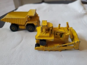 Camión de volteo Hot Wheels Cars Toys 1979 de colección y vehículo de construcción Bull Dozer 1986 - Imagen 1 de 13