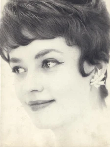 Jeanne MOREAU -  portrait argentique SUR CARTOLINE N&B - G.DAMBIER / L'EXPRESS - Imagen 1 de 2