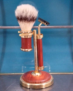 antik Rasier Set Pinsel Ständer Dachshaar Halter Messing/Holz Rasierer - Bild 1 von 4