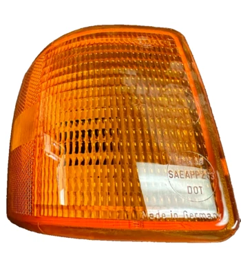 Lámpara marcadora lateral delantera derecha HELLA - 813-953-050 / 67498 - para Audi 4000 y otros Foto 1 de 4