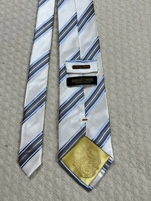 Corbata Donald Trump Hombre Colección Signature Plateada Crema Rayas 100% Seda 60"L Foto 1 de 4