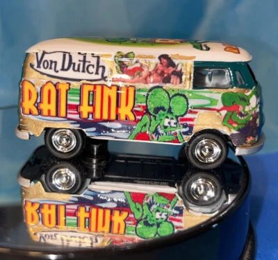 Johnny Lightning VW Van As The Rat Fink VW Panel Bus, Real Riders, It’s A Custom Foto 1 de 4