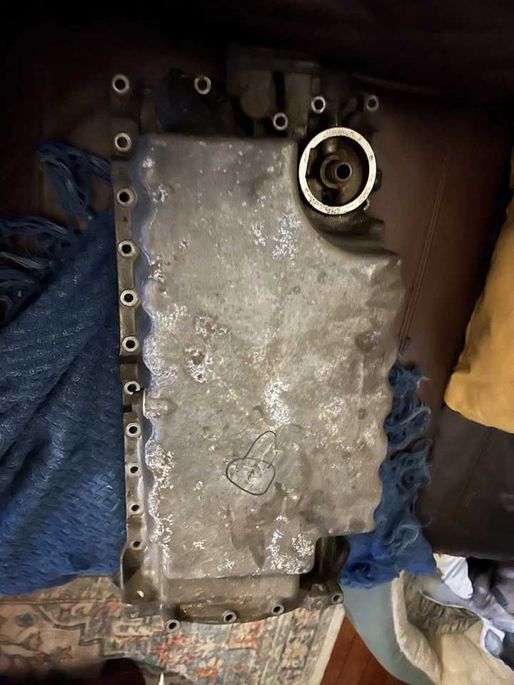 1996 Volvo 850 GLT Oil Pan Naturally aspirated - For Repair - Image 1 of 4