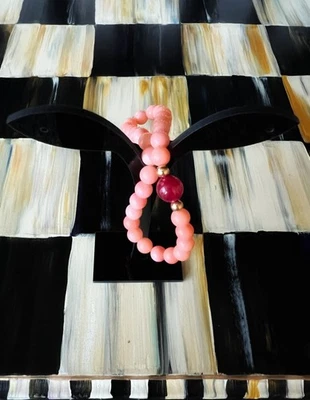 Pulsera de cuentas de coral de piel de ángel con rubí y cuentas de oro macizo de 14k Foto 1 de 3