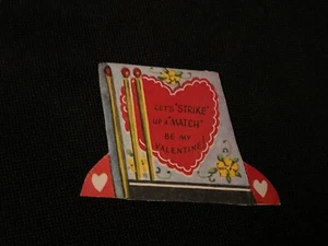 Vintage Match Book Cover STRIKE Valentine Card c. 1940s - Imagen 1 de 2