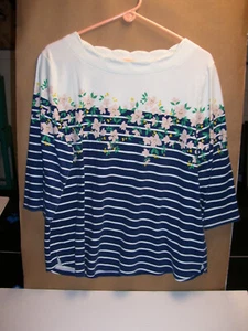 Croft & Barrow Ladies Long Sleeved, Scalloped Neck Shirt w/flowers - Picture 1 of 3