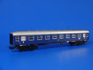 MARKLIN H0 - 4027 - 1st CLASS  EXPRESS PASSENGER COACH (02)/ Version 2: 1961-63 - Picture 1 of 5