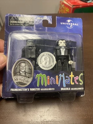 Minimates Universal Monsters Dracula & Frankenstein - Image 1 of 4